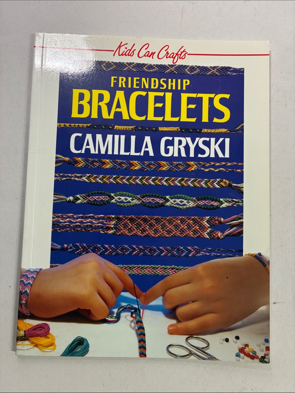 Kids Can Crafts: Friendship Bracelets by - Blue